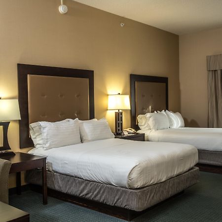 Holiday Inn Express & Suites Detroit - Novi By Ihg Exterior photo