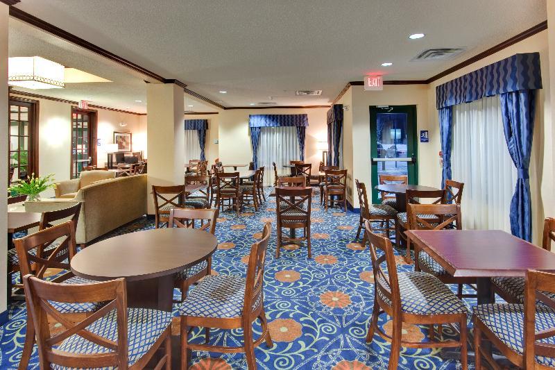 Holiday Inn Express & Suites Detroit - Novi By Ihg Exterior photo