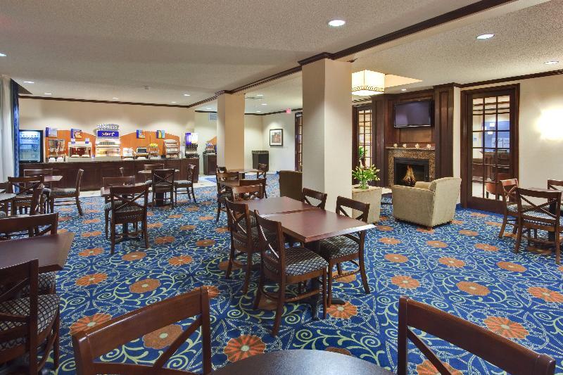 Holiday Inn Express & Suites Detroit - Novi By Ihg Exterior photo