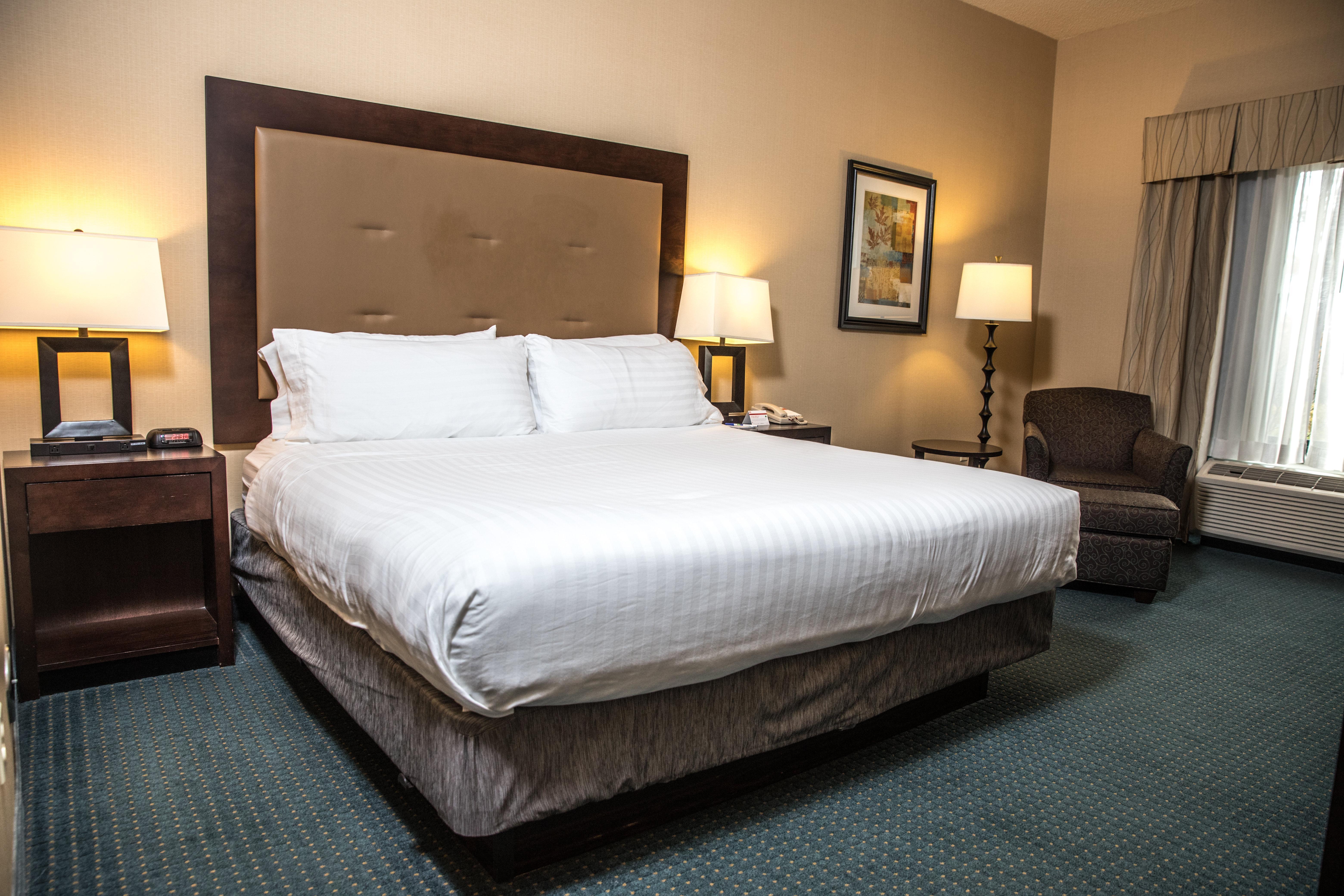 Holiday Inn Express & Suites Detroit - Novi By Ihg Exterior photo