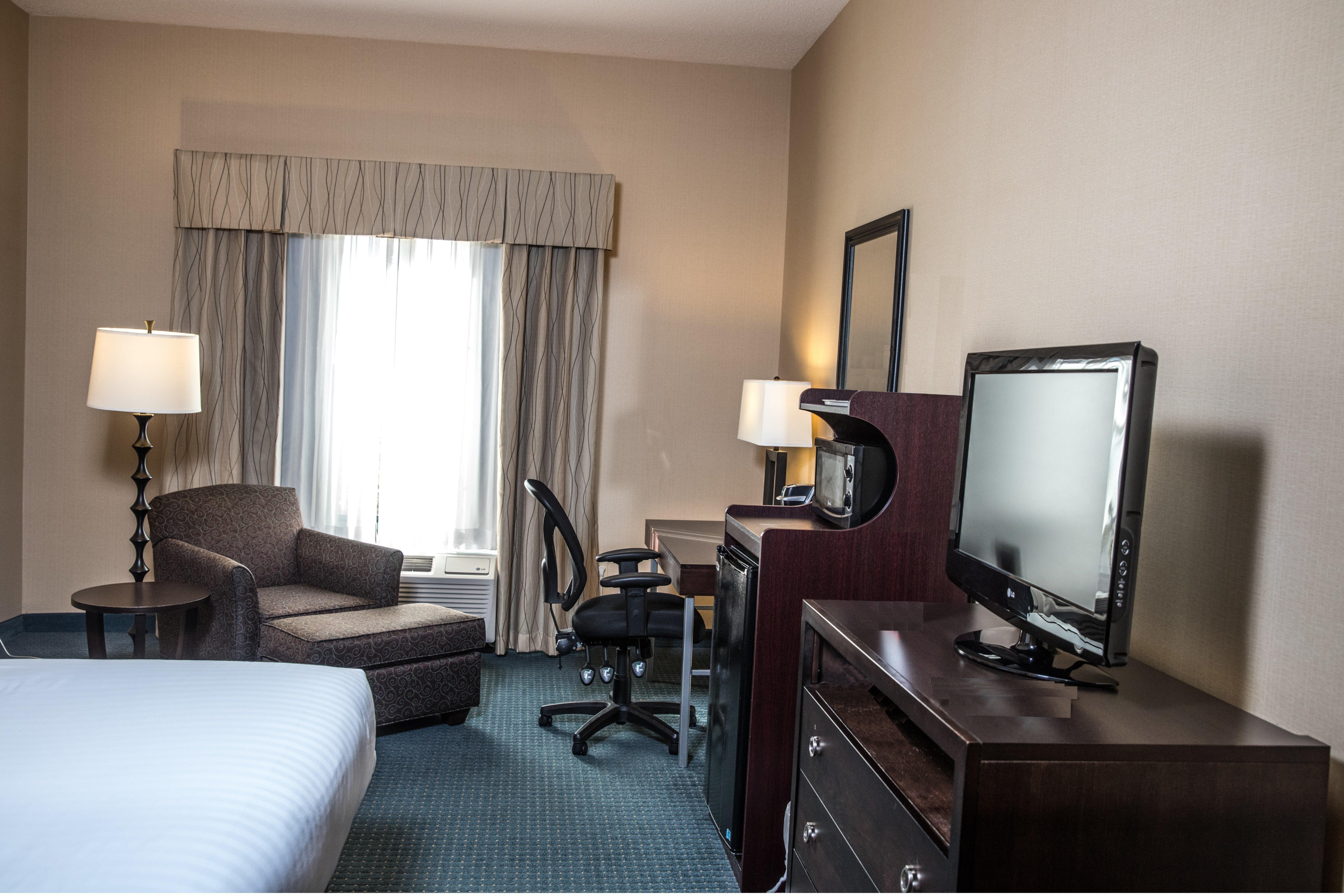 Holiday Inn Express & Suites Detroit - Novi By Ihg Exterior photo