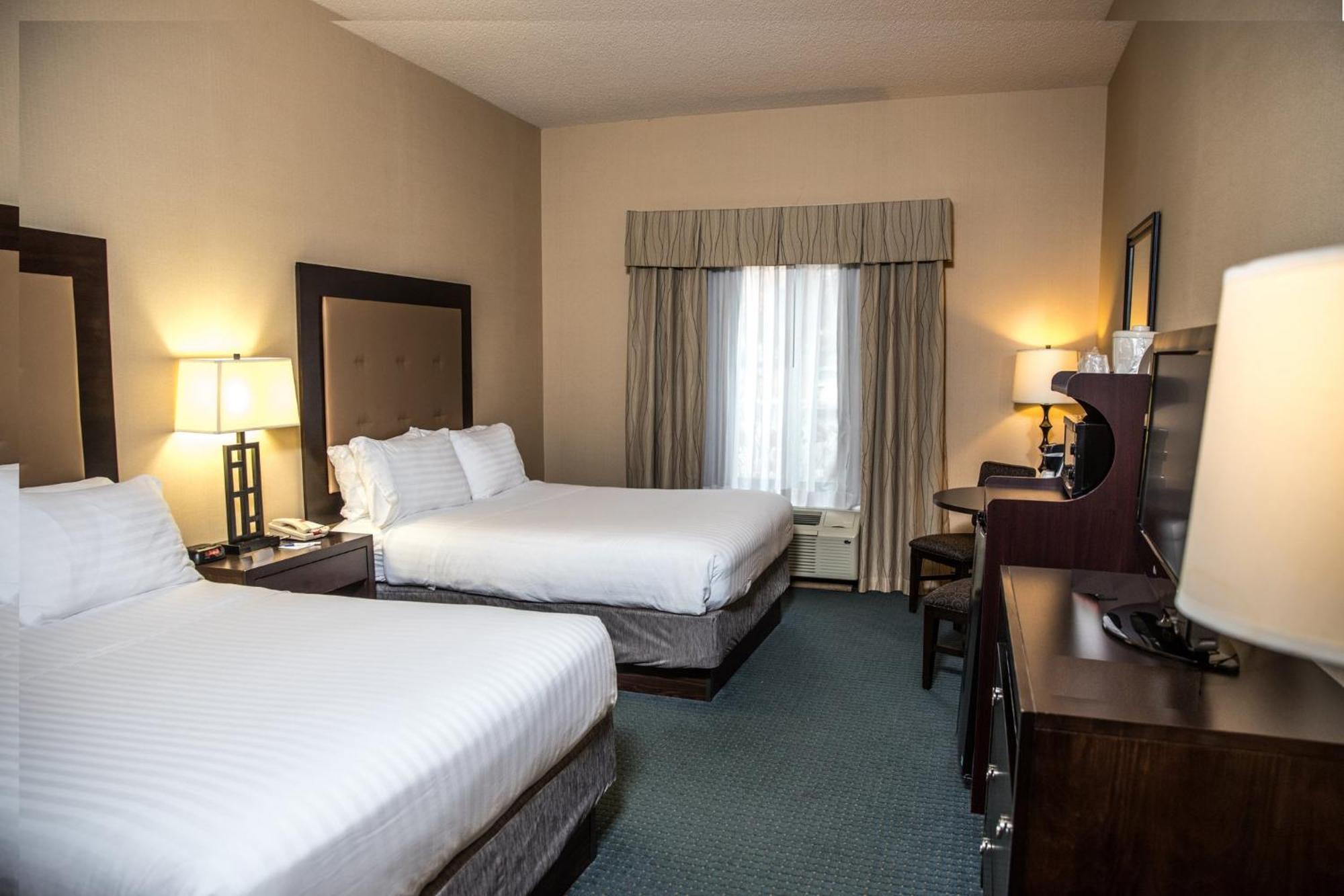 Holiday Inn Express & Suites Detroit - Novi By Ihg Exterior photo
