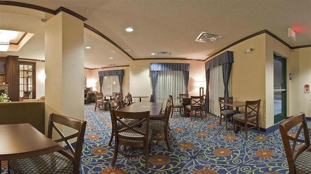 Holiday Inn Express & Suites Detroit - Novi By Ihg Exterior photo